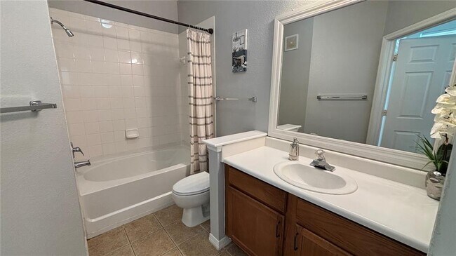 Building Photo - 8103 Lillies Way