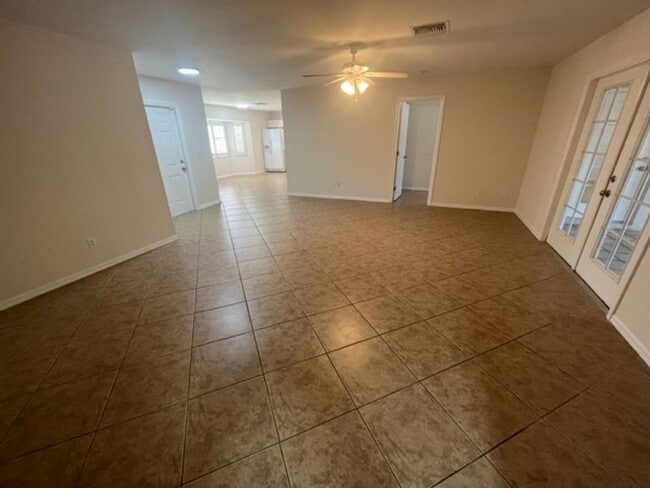 Building Photo - 1126 Calmar Ave