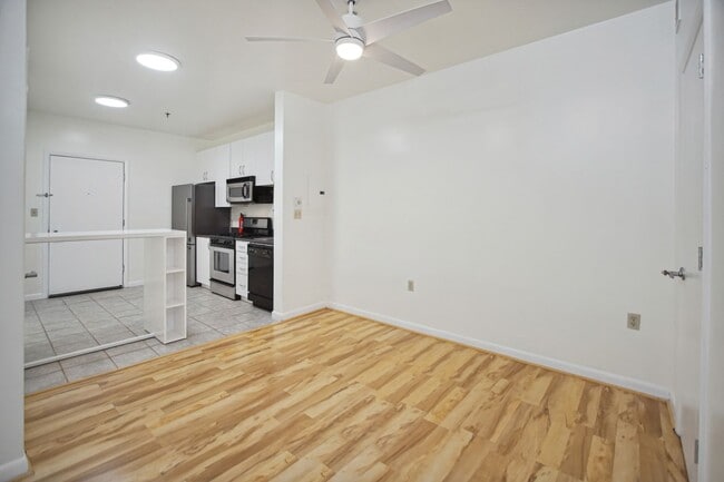 Building Photo - Logan Circle! //Professionally Managed & Recently Renovated // Studio  // Open Floor-Plan in a Mo...