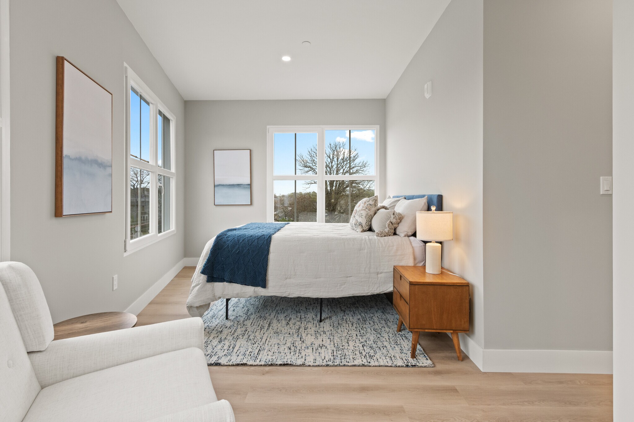 Building Photo - 298 Main St