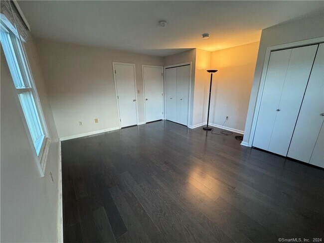 Building Photo - 41 Nash Pl