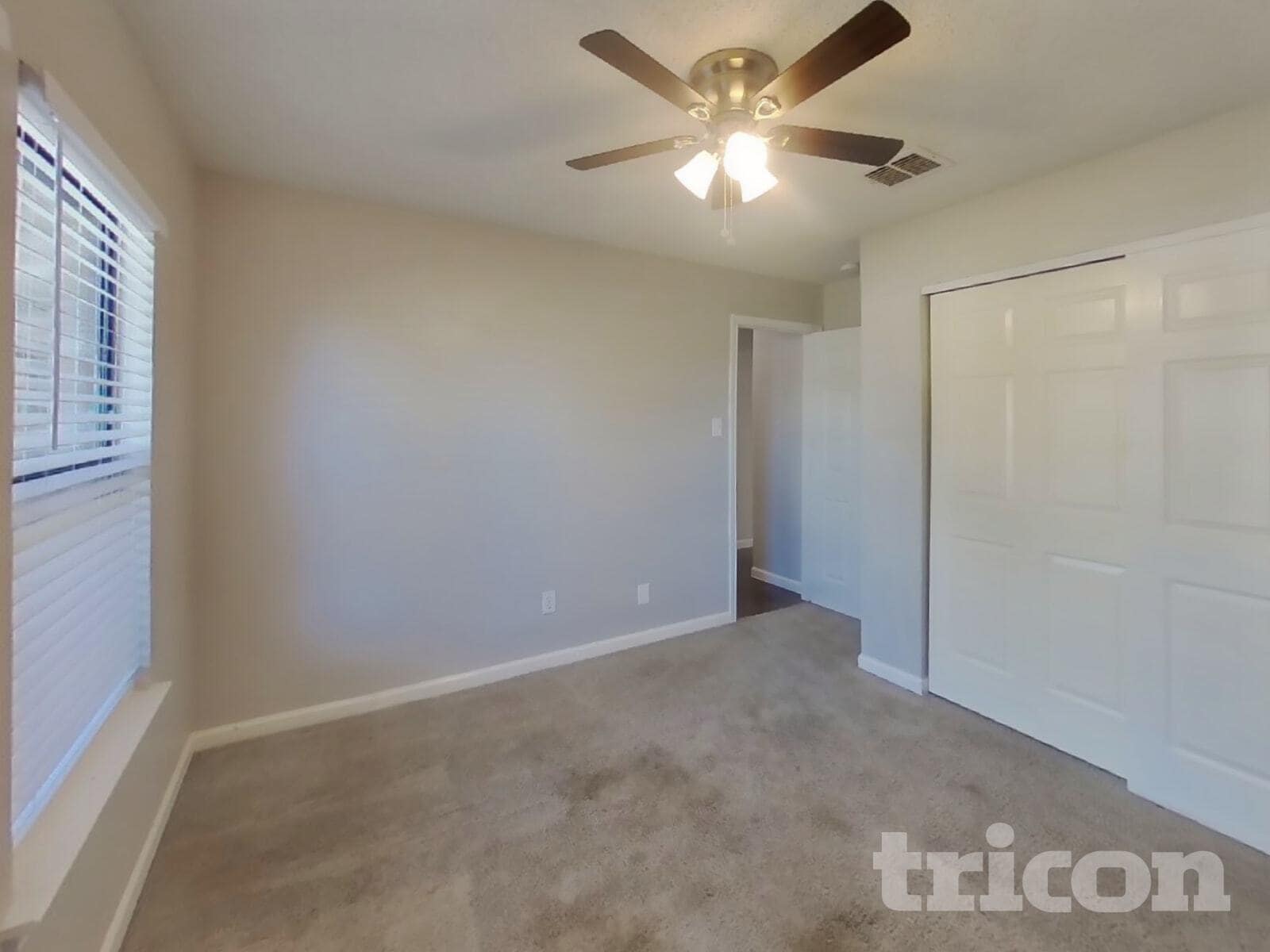 Building Photo - 716 King St