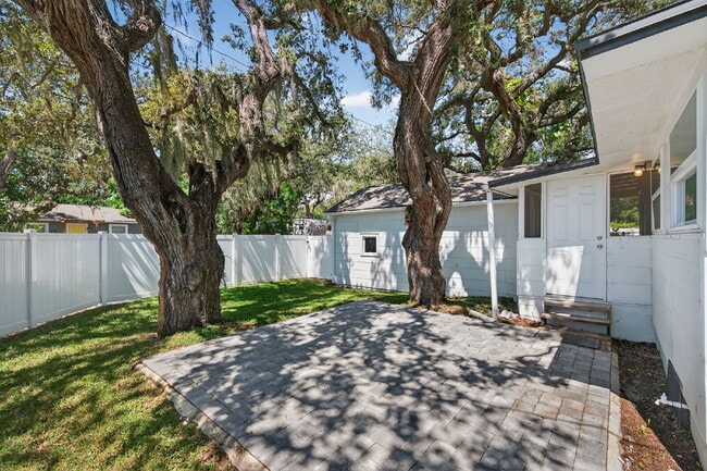 Building Photo - Fully Renovated 3 bedroom St. Pete Home | ...