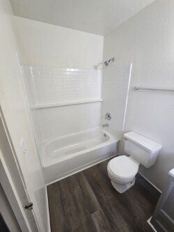 Building Photo - 504 Jeanell Dr