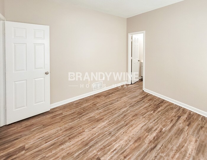 Building Photo - 4407 Pecan Creek Cir S