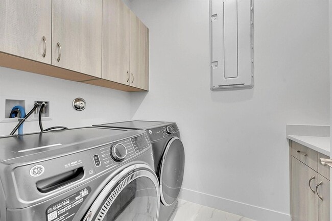 Building Photo - 13908 Vivant Dr