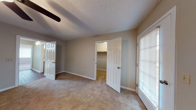 Building Photo - 158 Woodfield Pl