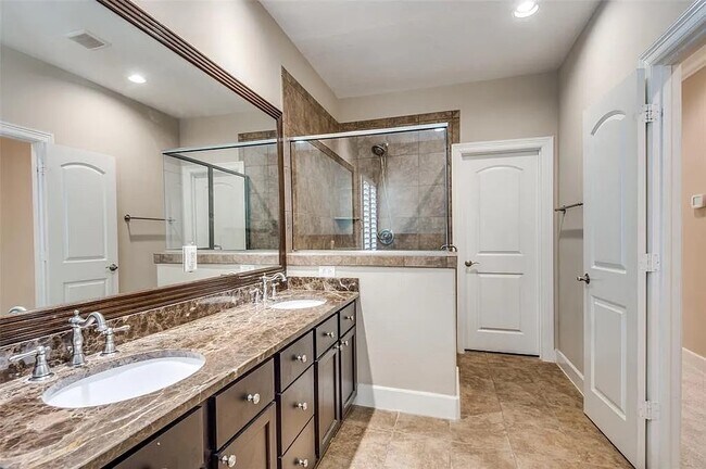 Building Photo - 1126 Hempstead Villa Ln