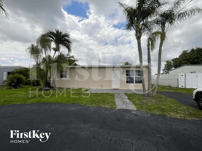 Building Photo - 5980 NW 24th Ct