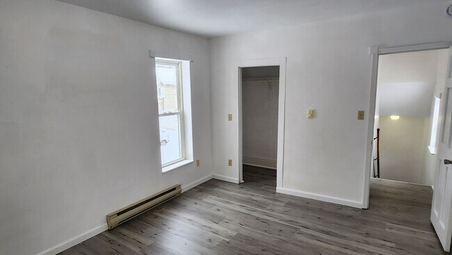 Building Photo - 34 Armstrong St