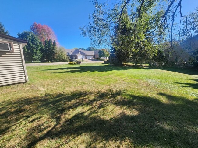 Building Photo - Charming 2bd Home in Roseville- Close to EVERYTHING!