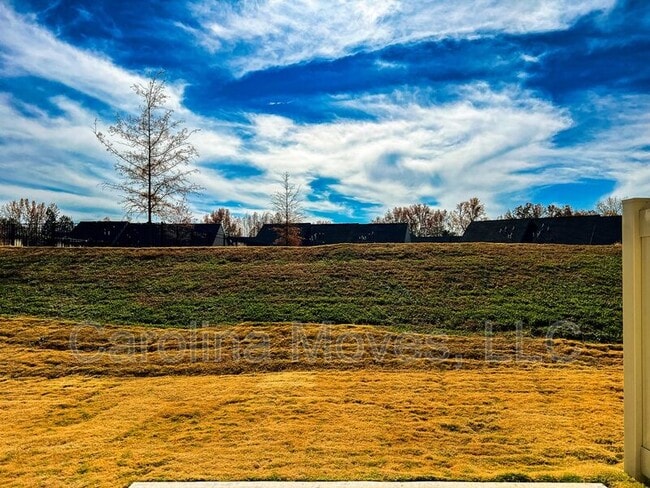 Building Photo - 535 Martin Crk Dr