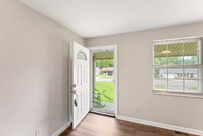 Building Photo - 7308 Meadowbrook Cir