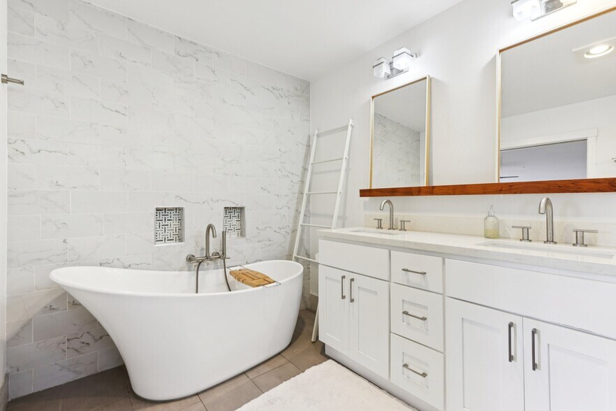 Building Photo - 665 Washington Blvd