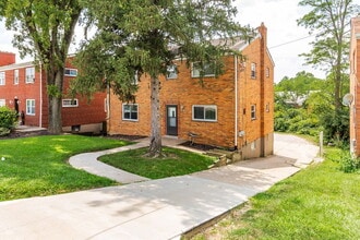 Building Photo - 5739 Cheviot Rd