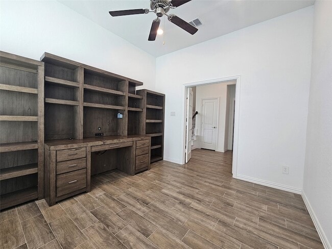 Building Photo - 14620 Little Water Dr