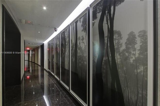 Building Photo - 1850 S Ocean Dr