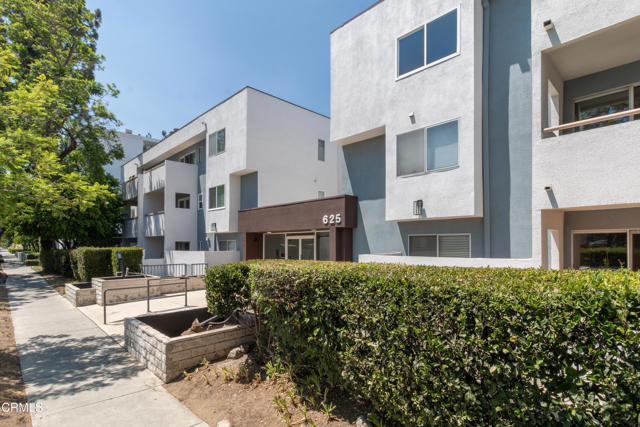 Building Photo - 625 E Del Mar Blvd