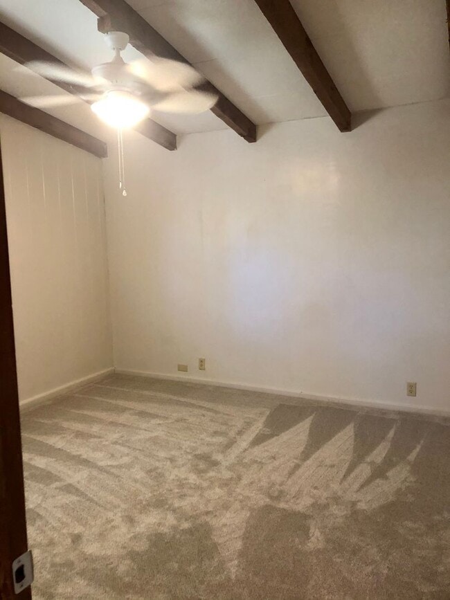 Building Photo - ENCHANTED LAKES 3/2/1, ENJOY KA'ELEPULU CANAL IN YOUR BACKYARD