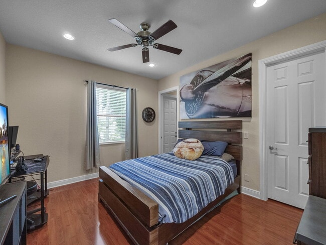 Building Photo - 8703 Club Estates Way