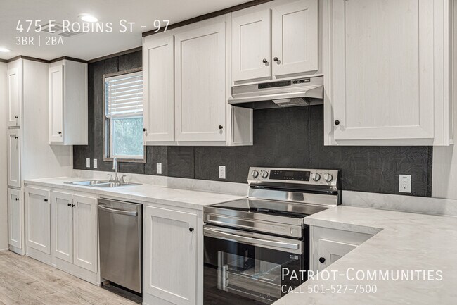 Building Photo - 475 E Robins St