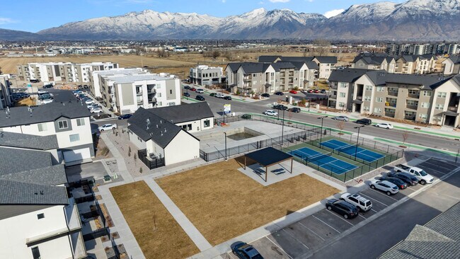 Building Photo - 411 S 1130 W