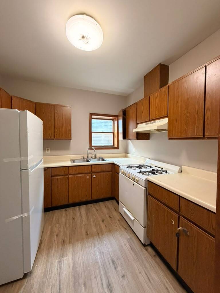 Building Photo - 373 3rd St