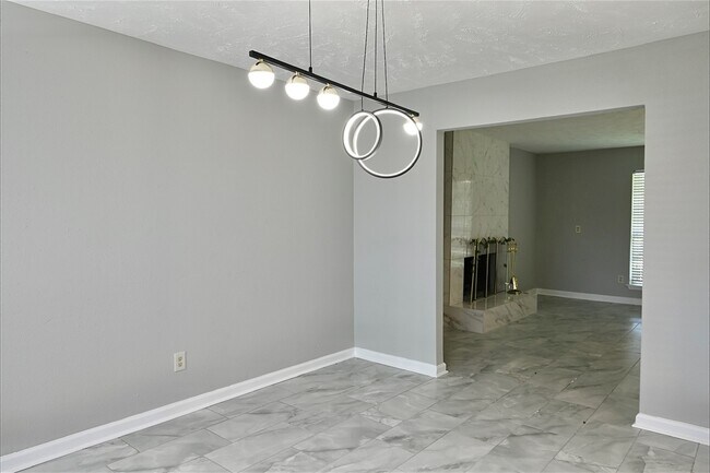 Building Photo - 7207 San Pablo Dr