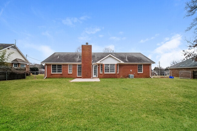 Building Photo - 207 Sweet Bay Ct