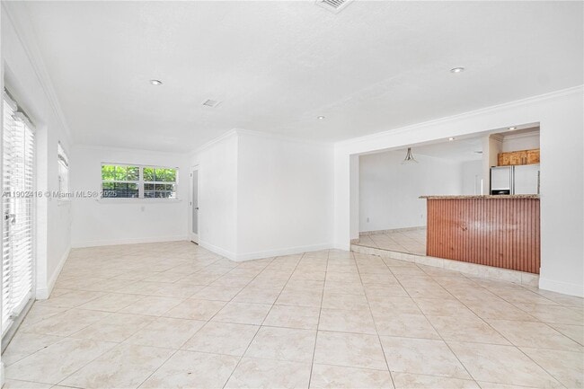 Building Photo - 1000 SW 73rd Ave