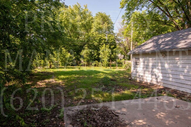 Building Photo - 2 Bedroom 1 Bath