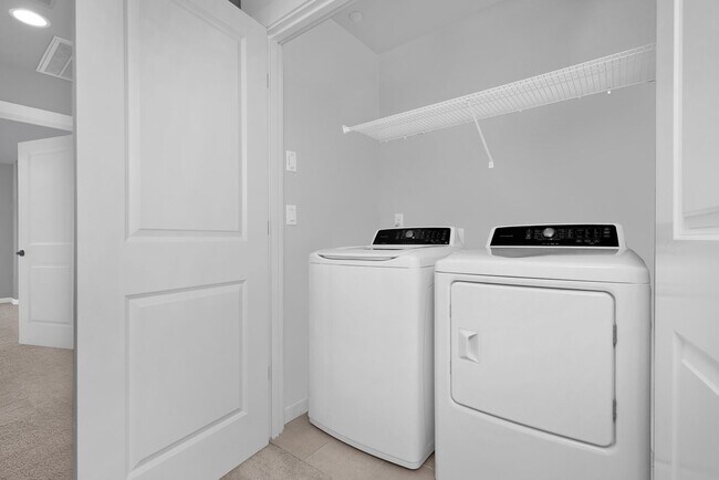 Building Photo - Bothell 3 Bedroom Townhouse HUGE Garage an...