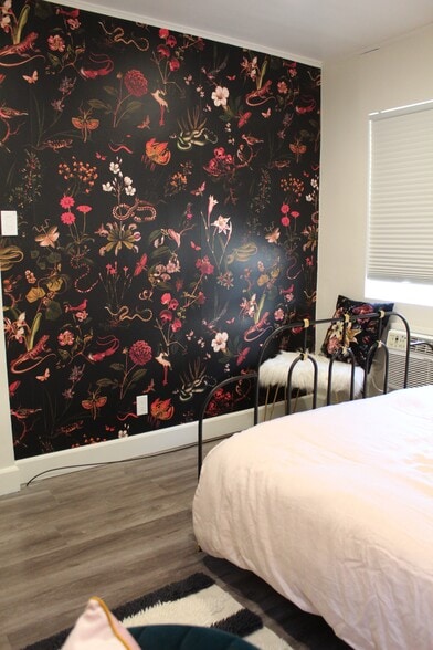 Building Photo - 323 N Vendome St