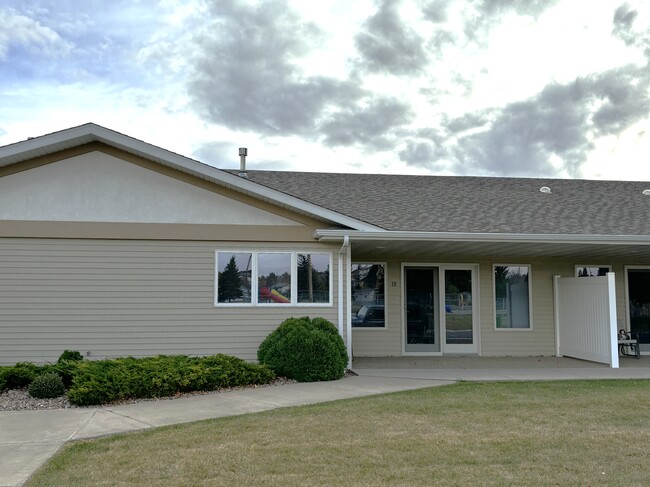 Front of condo - 200 23rd Ave NE