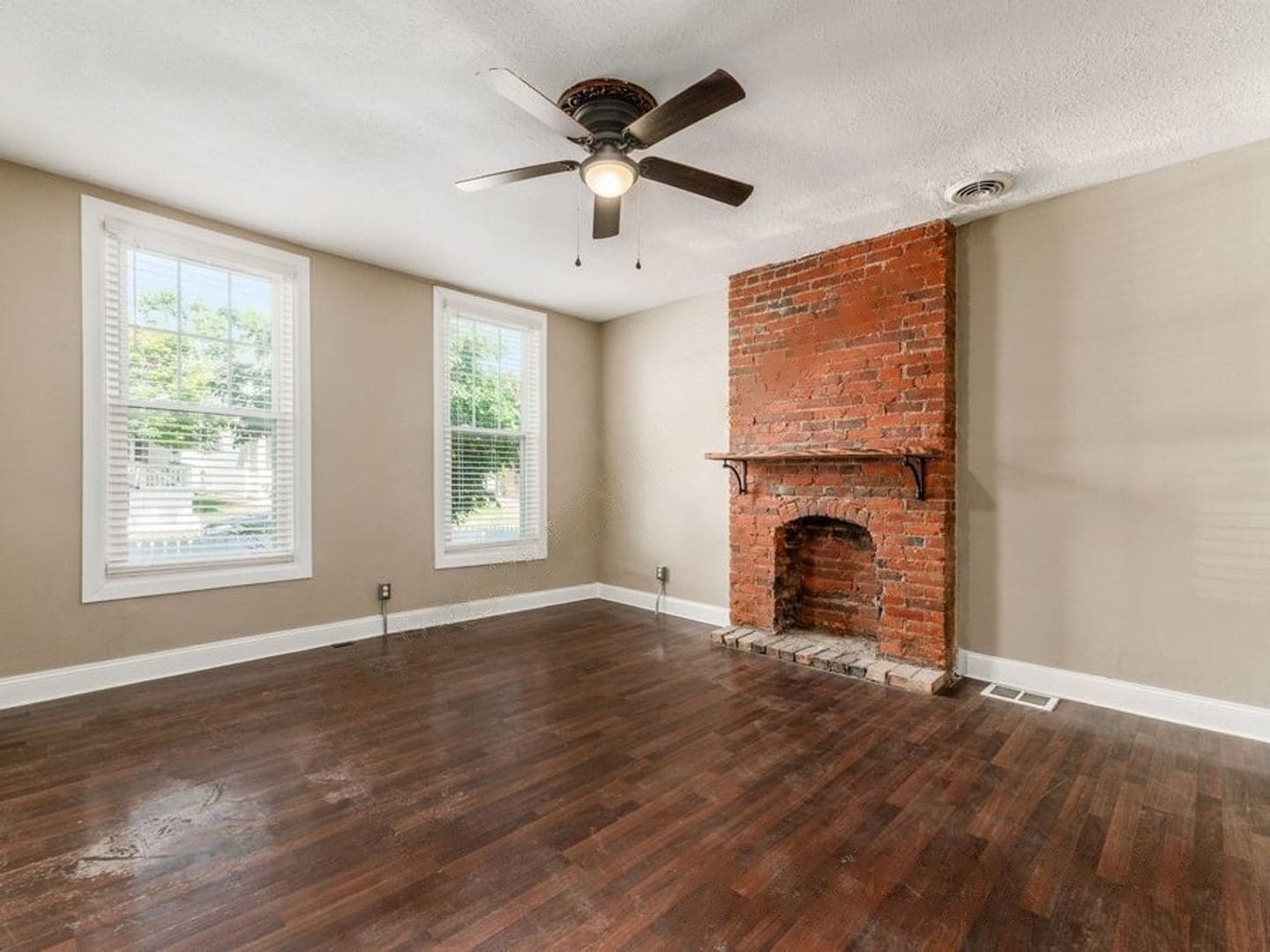 Building Photo - 274 S Skidmore St