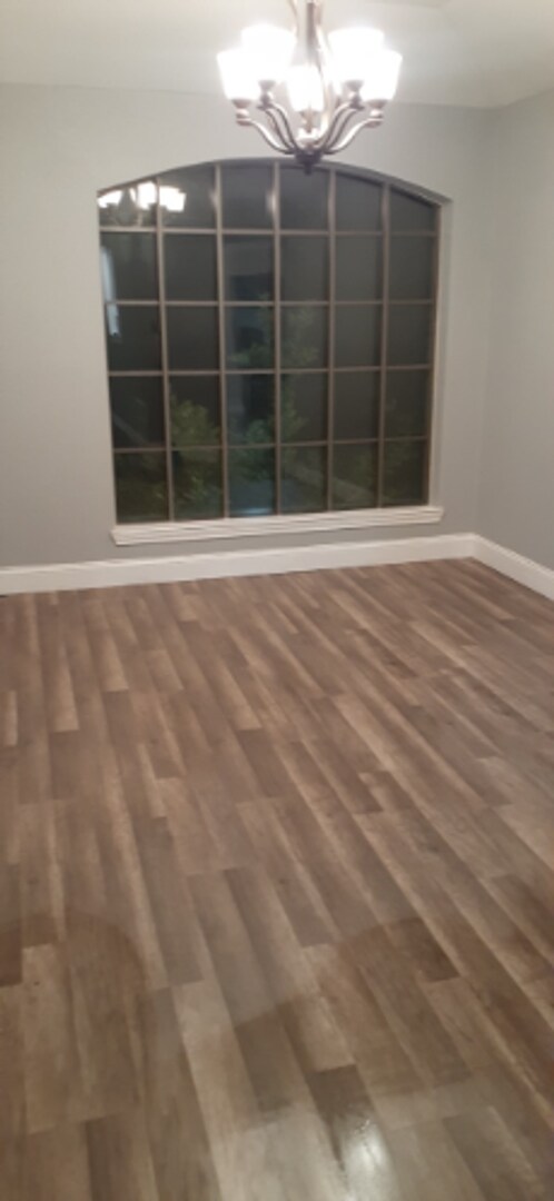 Building Photo - 2202 Greenbriar Ct