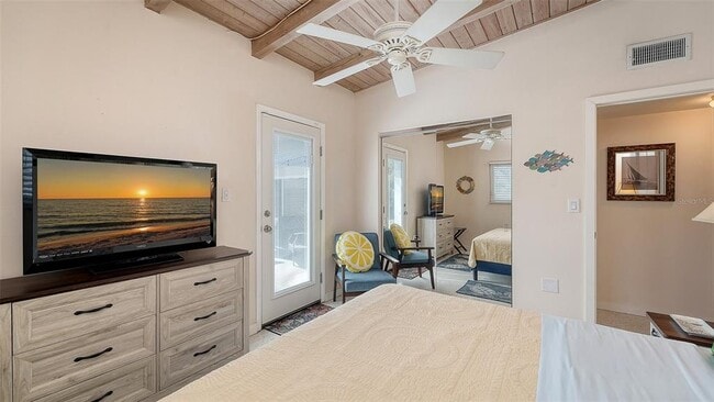 Building Photo - 817 Harbor Dr S