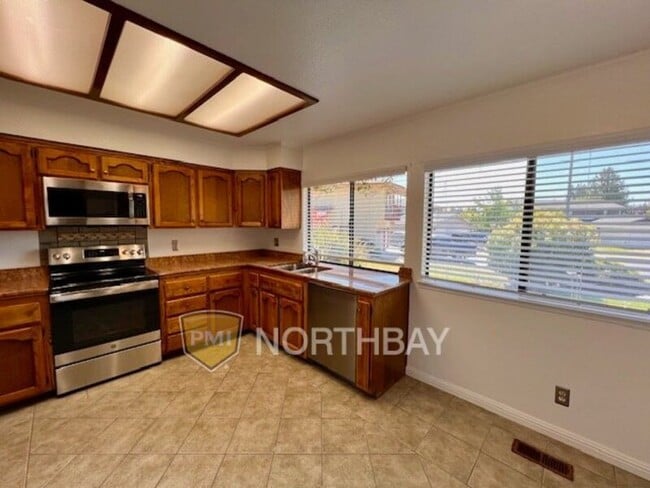 Building Photo - 3552 Larchmont Ct