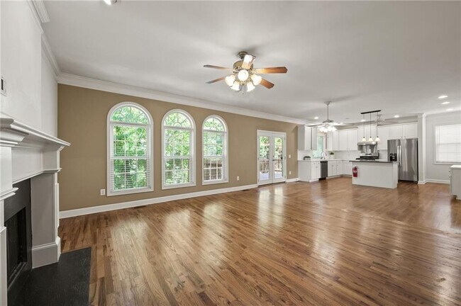 Building Photo - 10950 Kimball Crest Dr
