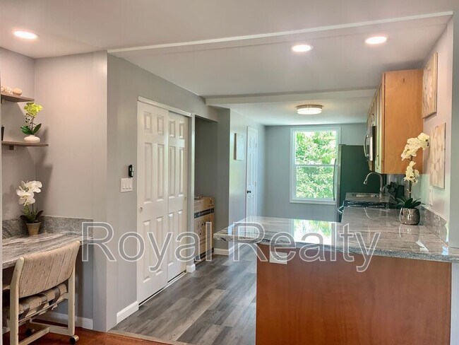 Building Photo - 95-180 Hokuula Pl