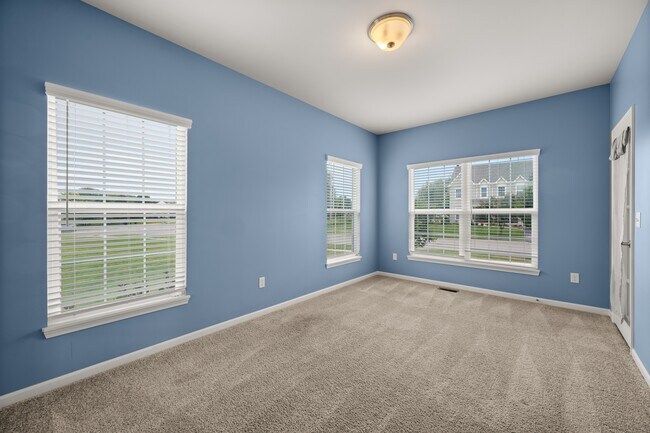 Building Photo - 406 Mary Ann Cir