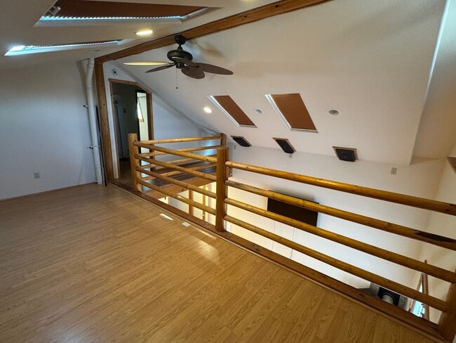 Building Photo - 3 Bedroom Home on Two Acres