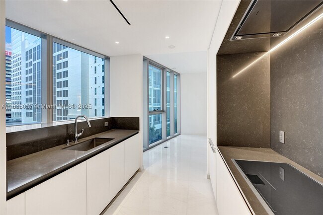 Building Photo - 300 Biscayne Blvd