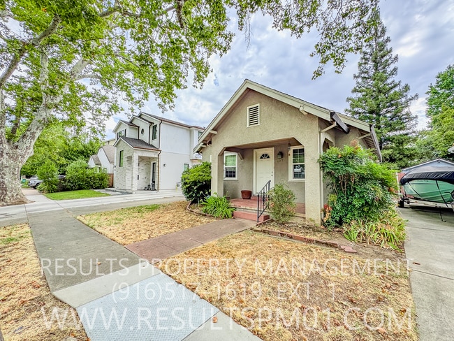 Building Photo - Adorable 2 Bedroom Charmer
