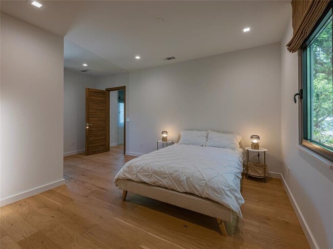 Building Photo - 2806 Geronimo Trail