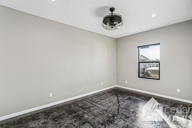 Building Photo - 109 N Main St