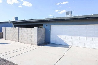 Building Photo - 2531 E Broadway Rd