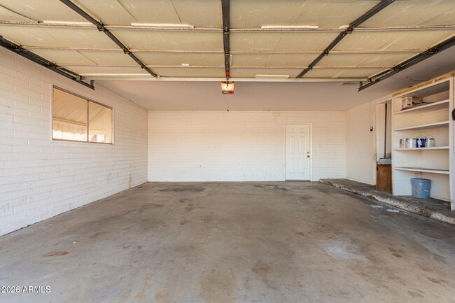 Building Photo - 105 E Manhatton Dr