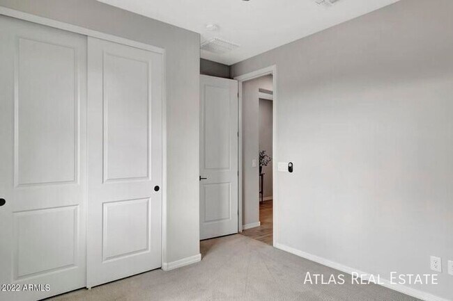 Building Photo - 13196 W Redstone Dr