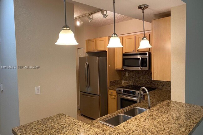 Building Photo - 6001 SW 70th St